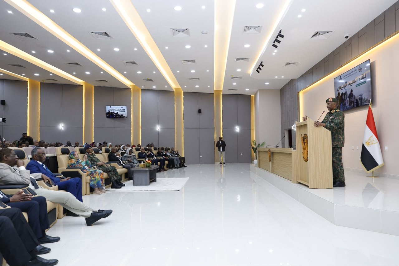 لقاء الفريق أول البرهان بالإعلاميين - موقع مورال نيوز
